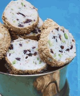recette Biscuits aux pistaches et raisins secs - cuisine Tunisienne